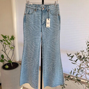 Wrangler Women’s Wanderer High Rise Flare Jeans Tiger Print Light Wash 27 NWT